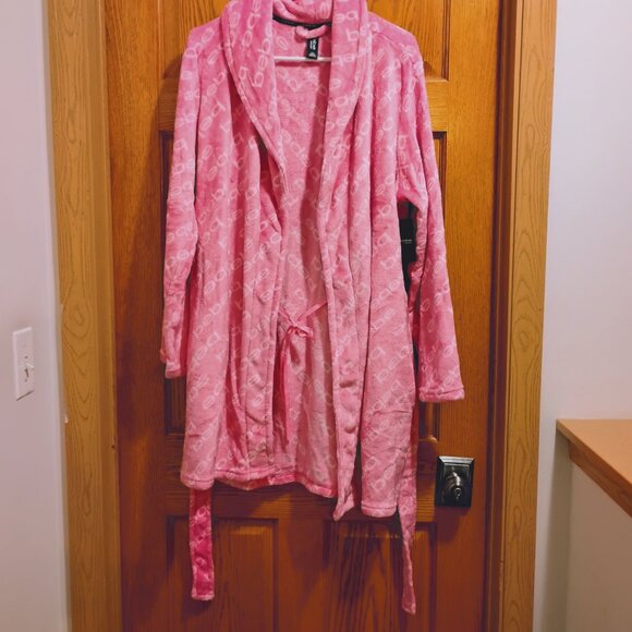 Bebe New Size M Pink and White Bebe Logo Bathrobe - Picture 4 of 10